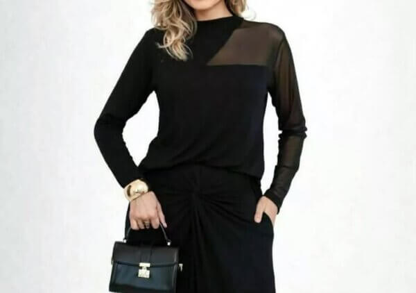 Blusa em Malha com Transparência